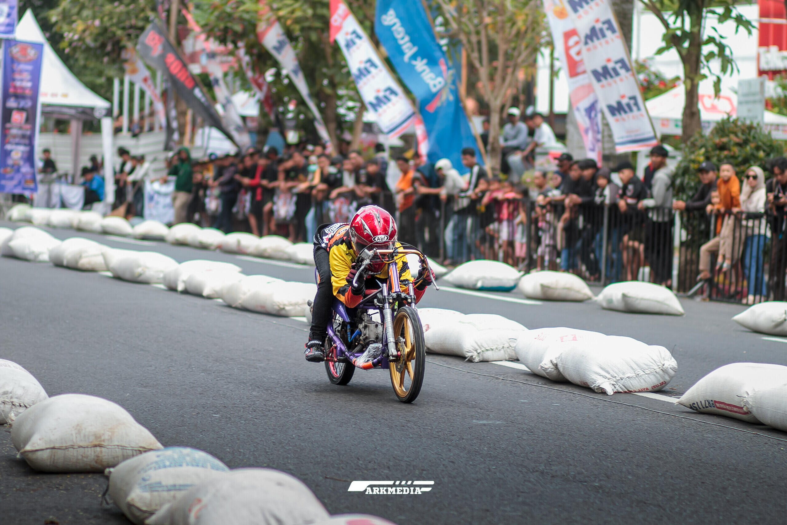 Raden arjuna pembalap / joki drag bike asal kota magelang