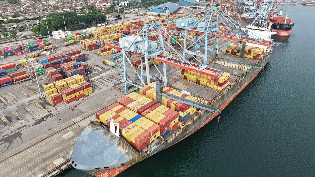 Pertumbuhan Arus Peti Kemas Internasional Tembus 11%, Sinyal Positif bagi Indonesia