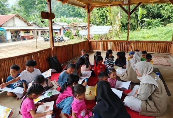 MOBAKE TBM Lentera Pustaka Layani 120 Anak Pembaca di 4 Kampung di Bogor 