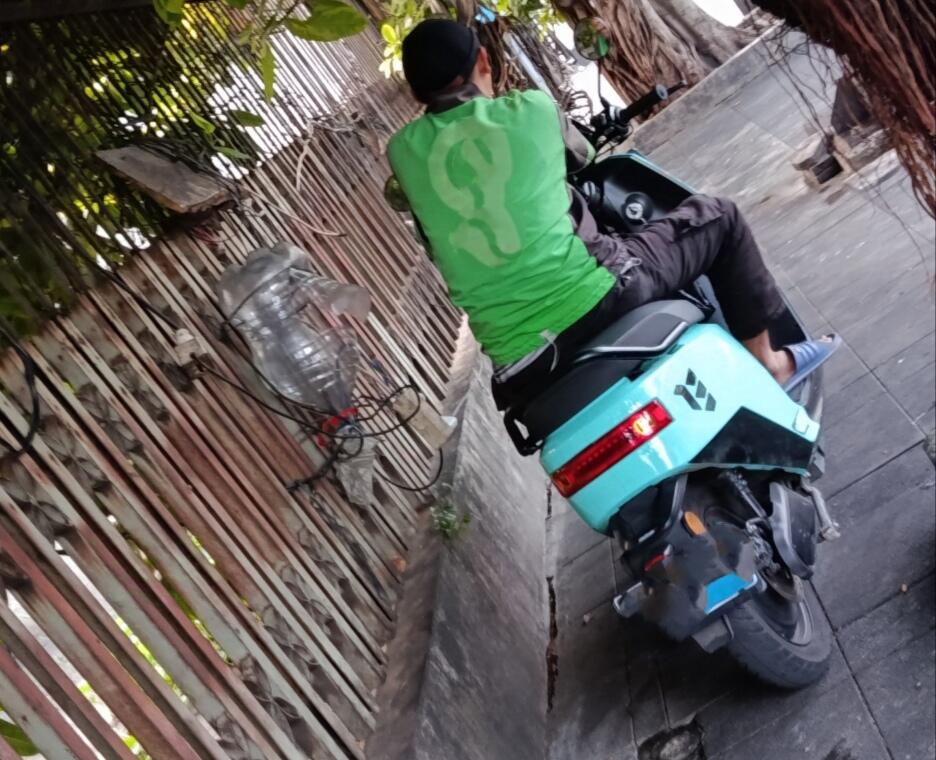 belum jadi PEJABAT padahal ..