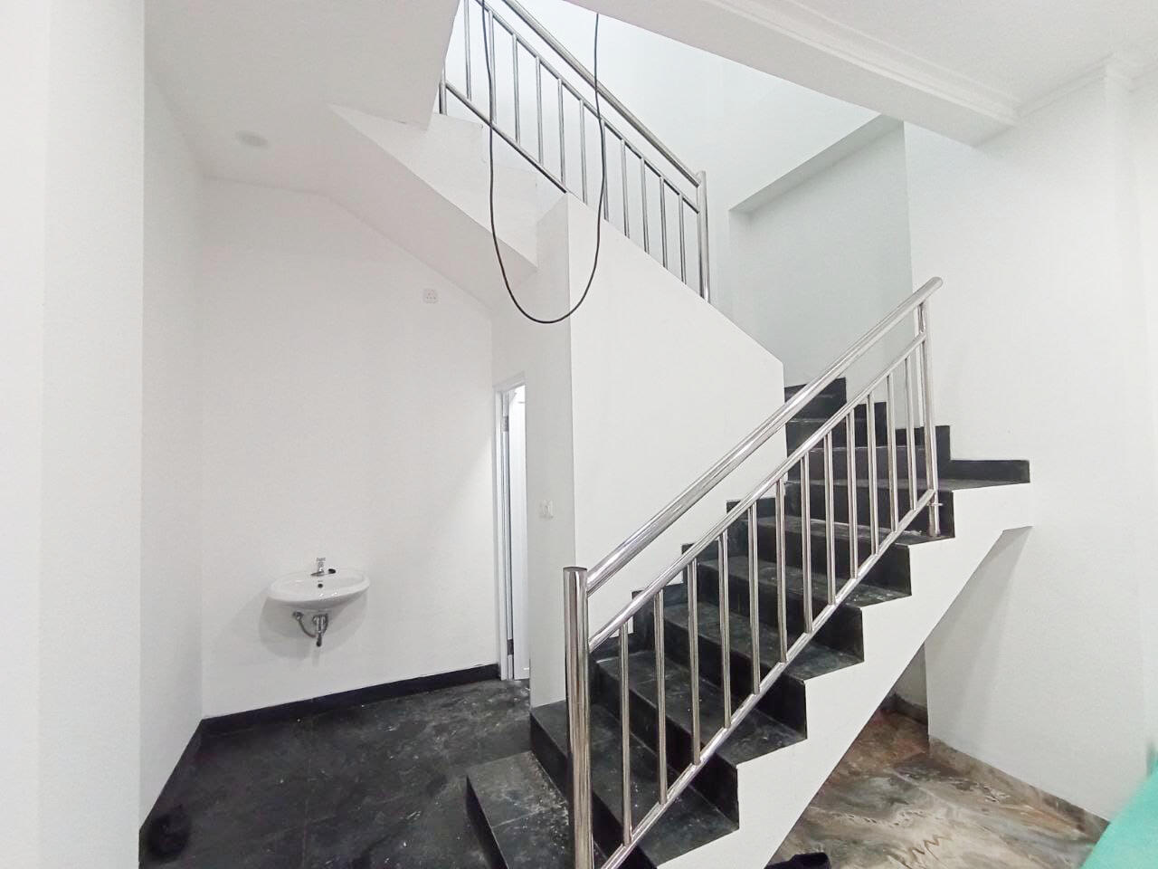 Dijual Gedung Komersial Baru Siap Pakai di Cipinang Cempedak Jatinegara