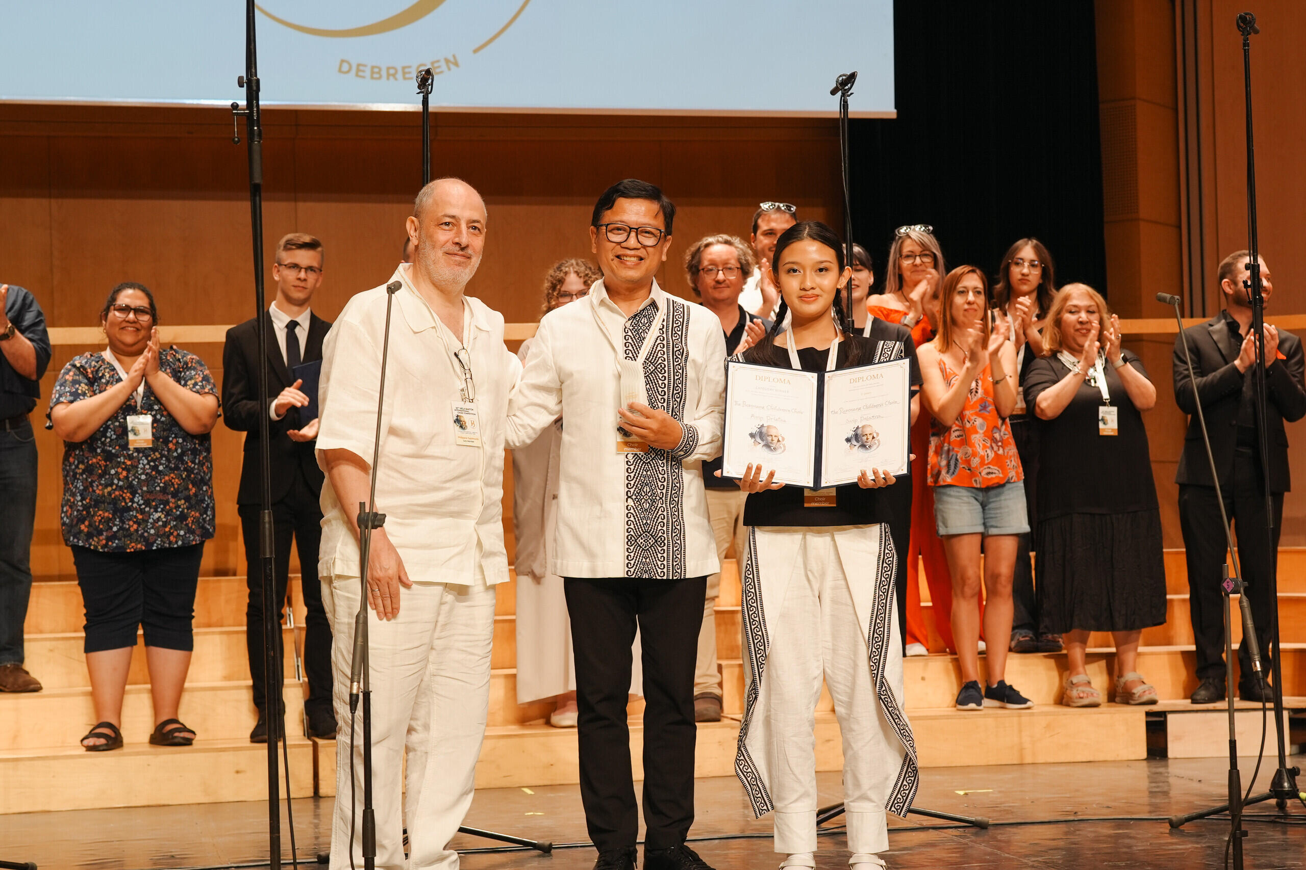 The Resonanz Children's Choir is the Overall Champion in the European Competition