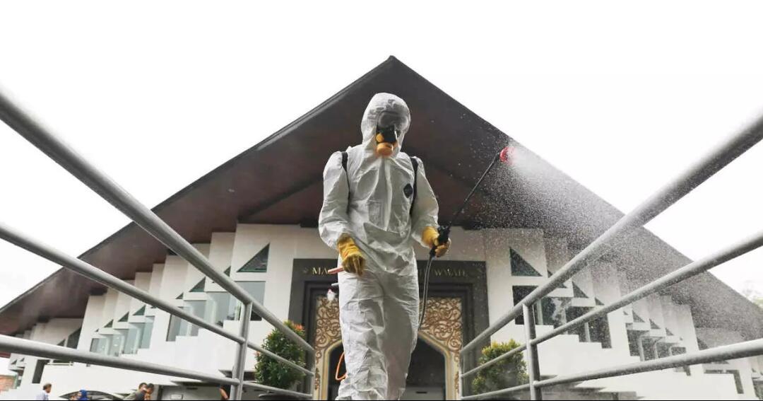 Semprot.com Hot Threat : Rayakan kelulusan UN, cewek2 SMU ini coret-coret baju dan ...