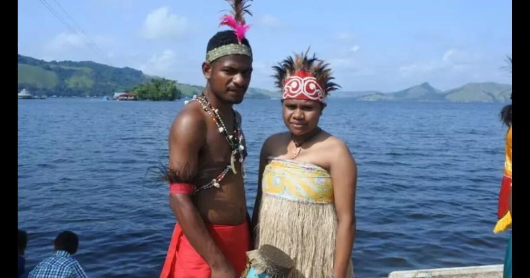 Inilah Pakaian Adat Yang Digunakan Untuk Menikah Orang Papua | KASKUS