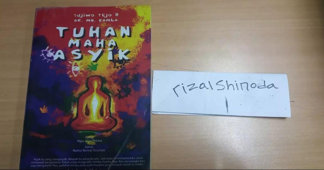 Mengenal Tuhan Secara Asyik Lewat Buku Tuhan Maha Asyik