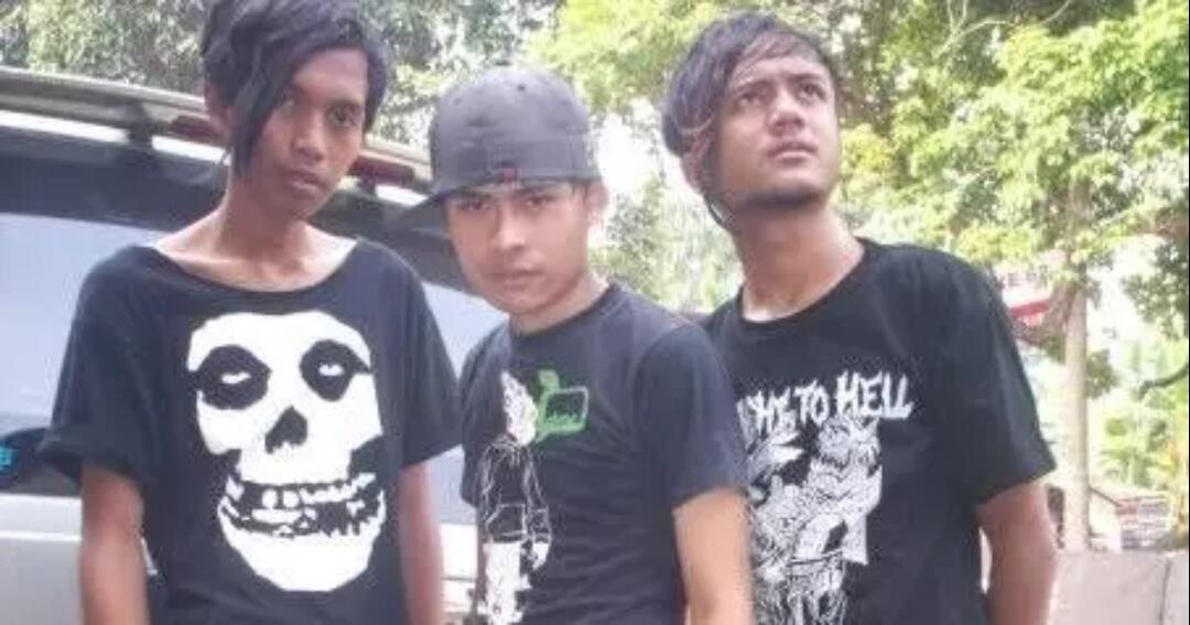 MUSISI & LAGU LAGU ALAY DI BERBAGAI ERA DI INDONESIA | KASKUS