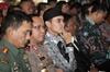 "Ritual" Gus Ipul Sebelum Debat, Salat Duha hingga Ngopi Santai