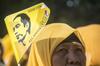 Saling silang lulusan sekolah dengan dunia kerja