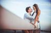 Girls, Ini 5 Keuntungan yang Kamu Dapat Saat Punya Pacar Super Sibuk!