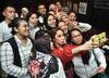 8 Potret Kehangatan Artis Buka Bareng Fans, Bak Keluarga Sendiri