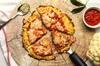 Sehat & Lezat, Ini Trik Mudah Bikin Roti Pizza dari Kembang Kol!