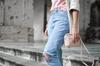 Nggak Kelihatan Cupu dan Anti Bau, Style dengan Kaus Kaki Ini Buatmu Jatuh Hati