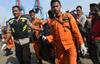 FOTO: Begini Proses Evakuasi Korban dan Serpihan Lion Air JT 610