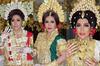 Tak Hanya Riasan Wajah, Ini Makna Sindoor di Dahi Wanita India