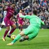 Pep Guardiola Tak Suka Gol Penalti Kontroversial Manchester City