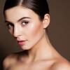 9 Tips Touch Up Makeup Biar Riasan yang Luntur Kembali Sempurna
