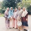 Pengantin Baru, 10 Potret Melody eks JKT48 Umrah Bareng Suami