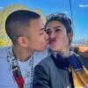 Kembali Rujuk, Ini 10 Potret Kemesraan Charly Van Houten & Sang Istri!