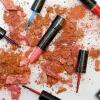 Jangan Asal Pilih Lipstik, 5 Warna Ini Bisa Bikin Kamu Terlihat Tua!