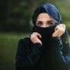 Gak Pakai Ribet, Ini 7 Cara Sederhana Atasi Rambut Rontok bagi Hijaber