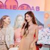 10 Potret Menawan Tamara Bleszynski dalam Balutan Kebaya