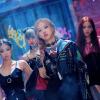Kasual dan Fresh, Intip Yuk 9 Ide Mix & Match ala Mina Gugudan!