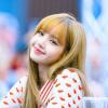 Inspirasi Tampil Energik, Tiru 10 Gaya Crop Top ala Lisa BLACKPINK