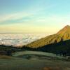 10 Potret Keren Mendaki Gunung ala Fiersa Besari yang Bisa Kamu Ikuti