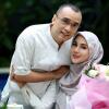 15 Tahun Menikah, Ini 10 Potret Harmonis Keluarga Nola B3, Mesra!
