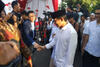 Usai Nyoblos, Sandiaga Uno Foto Bareng Warga