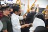 Berdiri, Jokowi Menjajal MRT dari Stasiun HI Menuju Lebak Bulus