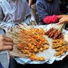 Asyiknya Berbuka dengan Konsep Pasar Malam di Tepi Kolam Renang