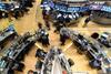 Wall Street Menguat Karena Trump Menunda Kenaikan Tarif Otomotif