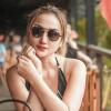 Diidolakan Netizen, Ini 10 Momen Kemesraan Caitlin Halderman & Karel