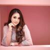 Diidolakan Netizen, Ini 10 Momen Kemesraan Caitlin Halderman & Karel