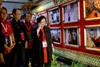Kunjungi Pameran Foto, Mega Kepincut Foto Bersama Prabowo