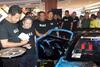 2 Oknum Polisi Masuk Masjid Pakai Sepatu Dihukum Disiplin 14 Hari