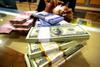 Rupiah Diprediksi Tertahan Dipengaruhi Kondisi Global