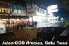 Jalan Boulevard GDC Depok Ambles Sedalam 3 Meter, Warganet Khawatir