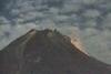 Gunung Merapi 4 Kali Muntahkan Awan Panas hingga 1,8 Km