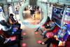 Pengguna KRL Commuter Line Wajib Tunjukan Surat Tanda Registrasi Pekerja
