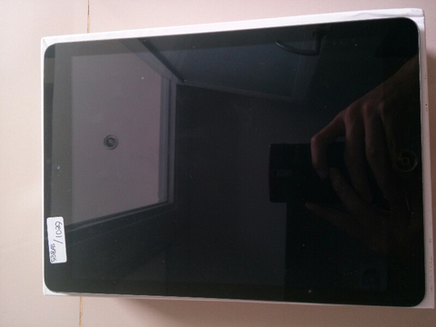 iPad air 16gb grey second like new