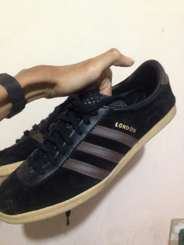 adidas london black