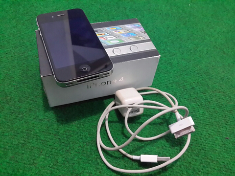 iphone 4 32GB Black GSM Good Condition