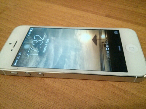 JUAL IPHONE 5 32 GB WHITE, MULUS, GARANSI