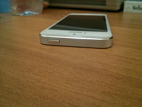 JUAL IPHONE 5 32 GB WHITE, MULUS, GARANSI