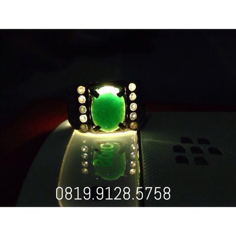 DIJUAL BATU CINCIN BACAN TEMBUS IMUT MEWAH BER - SERTIFIKAT GRI !!!