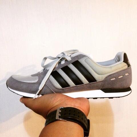 WTS SEPATU ADIDAS NEO CITY RACER ORGINALS
