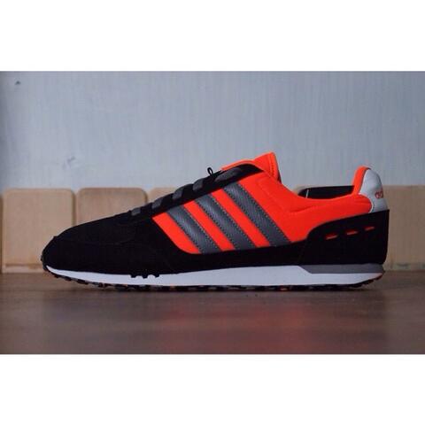 WTS SEPATU ADIDAS NEO CITY RACER ORGINALS