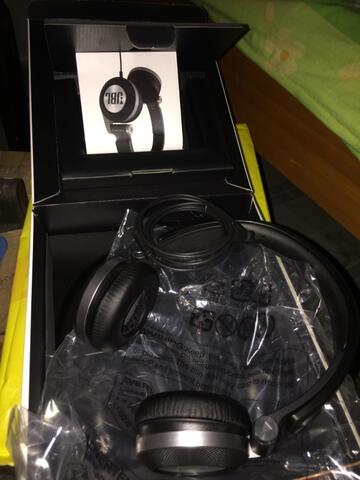 JBL SYNCHROS E30 headphone cod bandung ( ex hadiah)